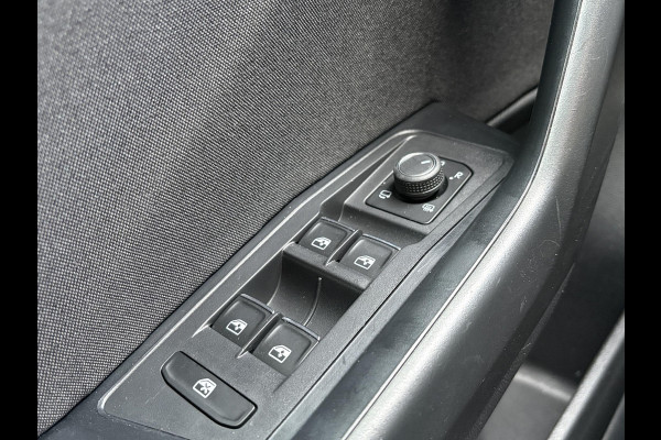 Volkswagen T-Roc 1.5 TSI Sport Business R-Line | VOL! | Afneembare Trekhaak | Panoramadak | Beats Audio | Stoelverwarming | Adaptive Cruise |