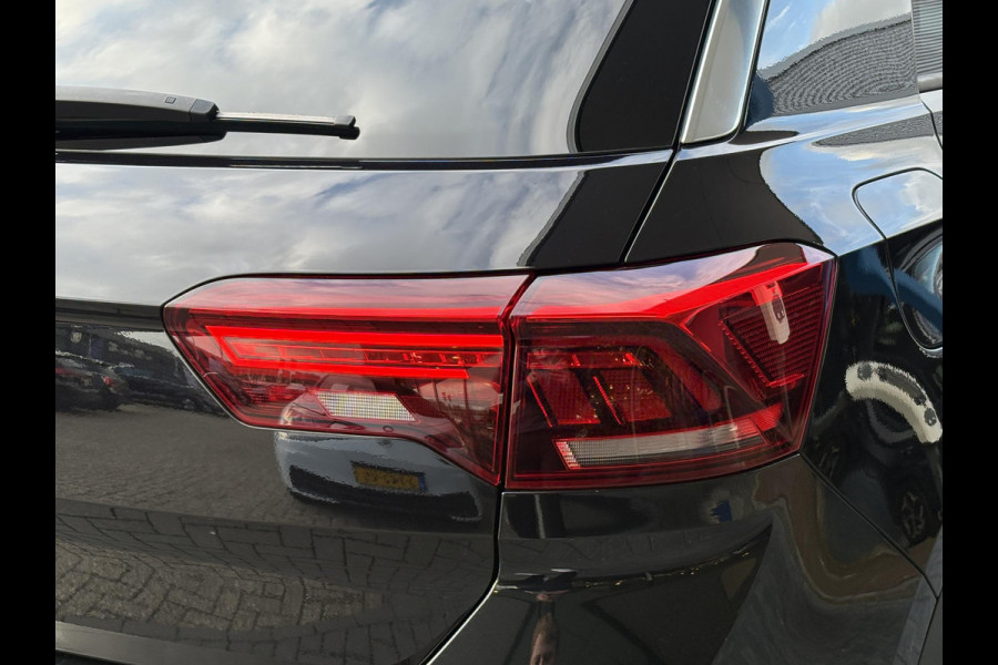 Volkswagen T-Roc 1.5 TSI Sport Business R-Line | VOL! | Afneembare Trekhaak | Panoramadak | Beats Audio | Stoelverwarming | Adaptive Cruise |