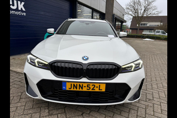 BMW 3 Serie Touring 320e Touring M-Sport PRO PHEV SHADOWLINE ADEPTIVE KOPLAMPEN 360 CAMERA DRIVER ASSIST HEAD-UP DISPLAY INNOVATION PAKKET