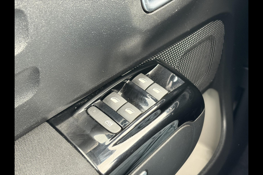 Citroën C3 1.2 PureTech S&S Shine 1e Eigenaar,Navi,Camera,Afn.Trekhaak,Clima,Cruise,Rijstrooksensor,110pk,Lm velgen,N.A.P,Apk tot 01-2027