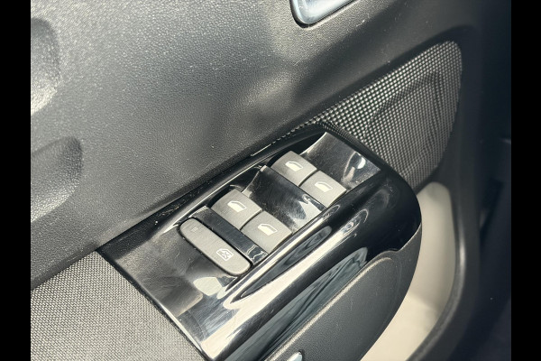 Citroën C3 1.2 PureTech S&S Shine 1e Eigenaar,Navi,Camera,Afn.Trekhaak,Clima,Cruise,Rijstrooksensor,110pk,Lm velgen,N.A.P,Apk tot 01-2027