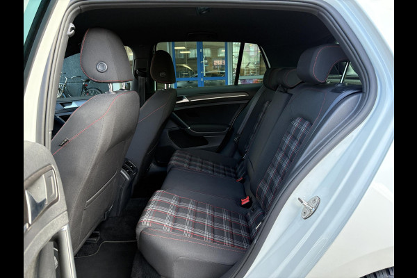 Volkswagen Golf 2.0 TSI GTI Performance 245pk | Virtual Cockpit | Stoelverwarming | Achteruitrijcamera | Adaptive Cruise |