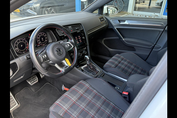 Volkswagen Golf 2.0 TSI GTI Performance 245pk | Virtual Cockpit | Stoelverwarming | Achteruitrijcamera | Adaptive Cruise |