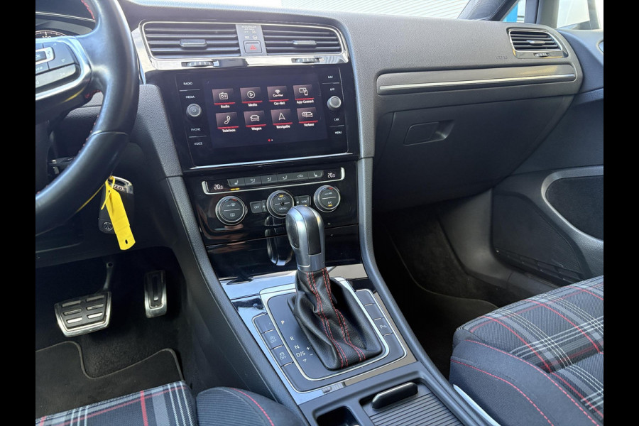 Volkswagen Golf 2.0 TSI GTI Performance 245pk | Virtual Cockpit | Stoelverwarming | Achteruitrijcamera | Adaptive Cruise |