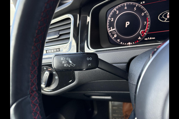 Volkswagen Golf 2.0 TSI GTI Performance 245pk | Virtual Cockpit | Stoelverwarming | Achteruitrijcamera | Adaptive Cruise |