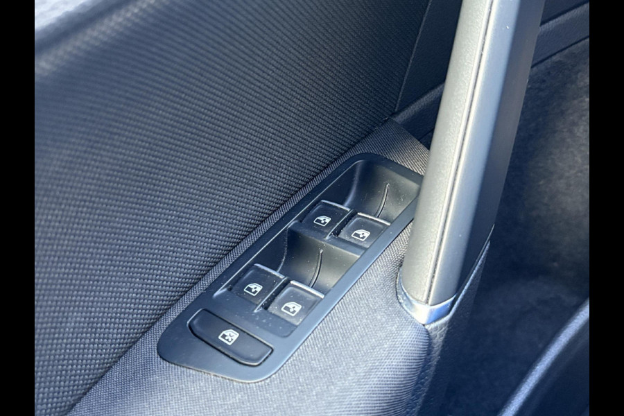 Volkswagen Golf 2.0 TSI GTI Performance 245pk | Virtual Cockpit | Stoelverwarming | Achteruitrijcamera | Adaptive Cruise |