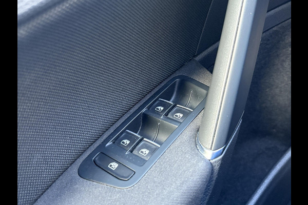 Volkswagen Golf 2.0 TSI GTI Performance 245pk | Virtual Cockpit | Stoelverwarming | Achteruitrijcamera | Adaptive Cruise |