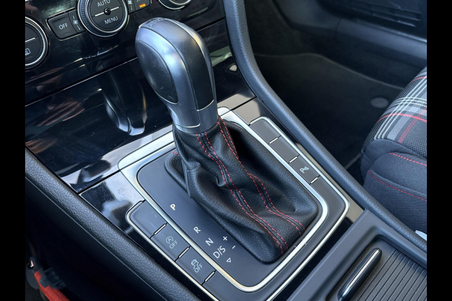 Volkswagen Golf 2.0 TSI GTI Performance 245pk | Virtual Cockpit | Stoelverwarming | Achteruitrijcamera | Adaptive Cruise |