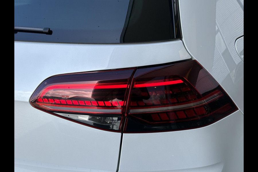 Volkswagen Golf 2.0 TSI GTI Performance 245pk | Virtual Cockpit | Stoelverwarming | Achteruitrijcamera | Adaptive Cruise |