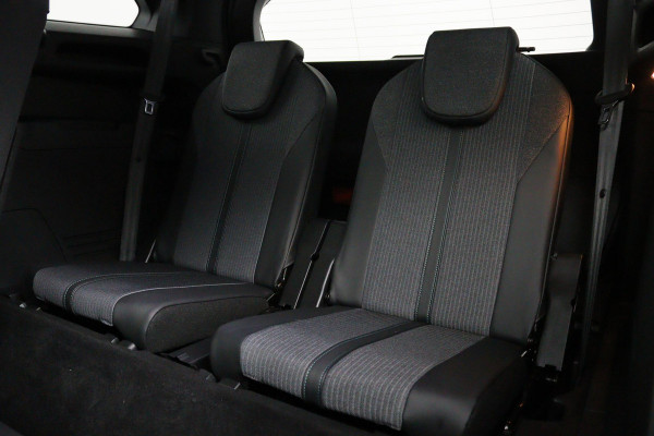 Peugeot 5008 1.2 FACELIFT*CARPLAY*NAVI*CAMERA*HAAK*7-PERS*ECC*