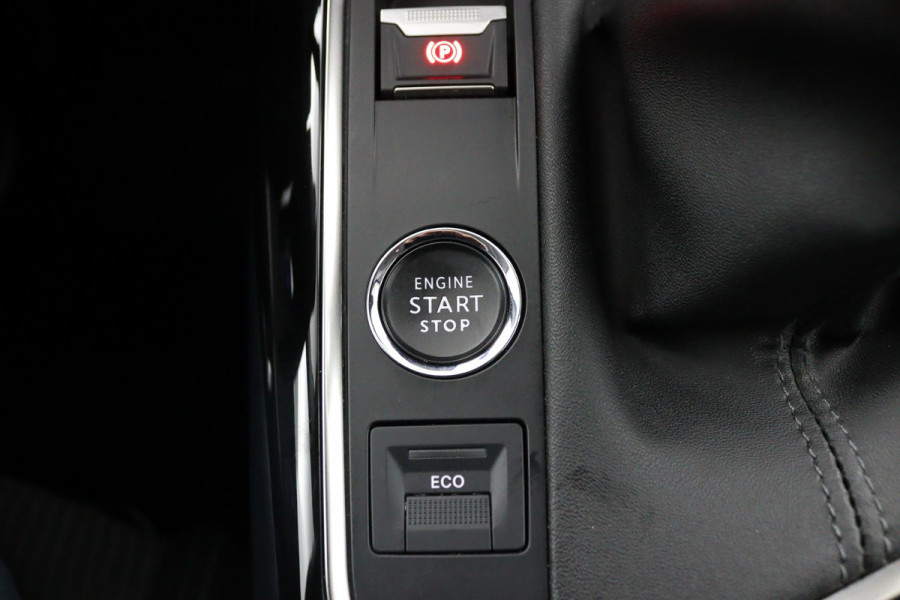 Peugeot 5008 1.2 FACELIFT*CARPLAY*NAVI*CAMERA*HAAK*7-PERS*ECC*