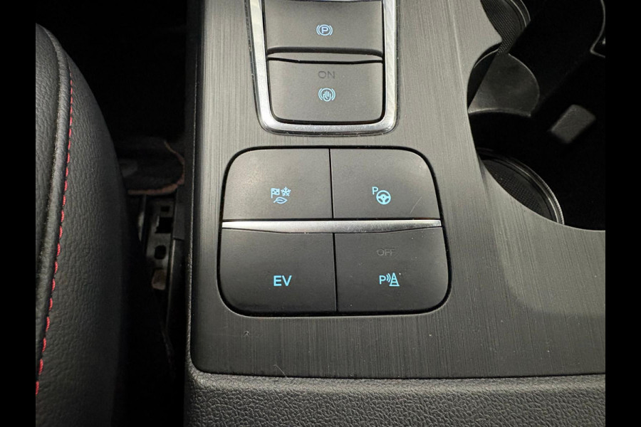 Ford Kuga 2.5 PHEV ST-Line X Airco ECC Navi Carplay B&O Sound System PDC VA + Camera Leder/Alcantara Head Up Display Winterpack