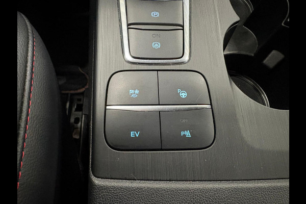 Ford Kuga 2.5 PHEV ST-Line X Airco ECC Navi Carplay B&O Sound System PDC VA + Camera Leder/Alcantara Head Up Display Winterpack