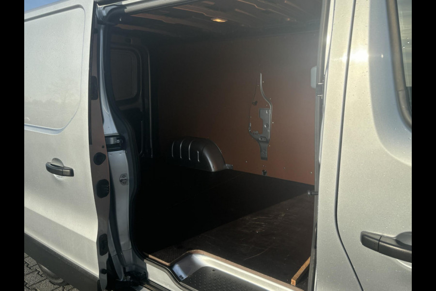 Renault Trafic 2.0 130 L2H1 Comfort*3-PERS*CRUISE*HAAK*ECC*TEL*