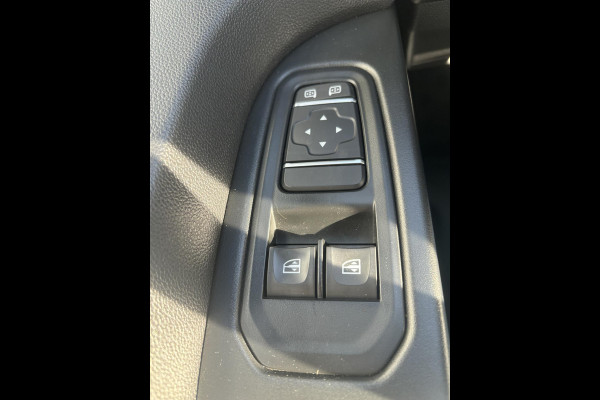 Renault Trafic 2.0 130 L2H1 Comfort*3-PERS*CRUISE*HAAK*ECC*TEL*