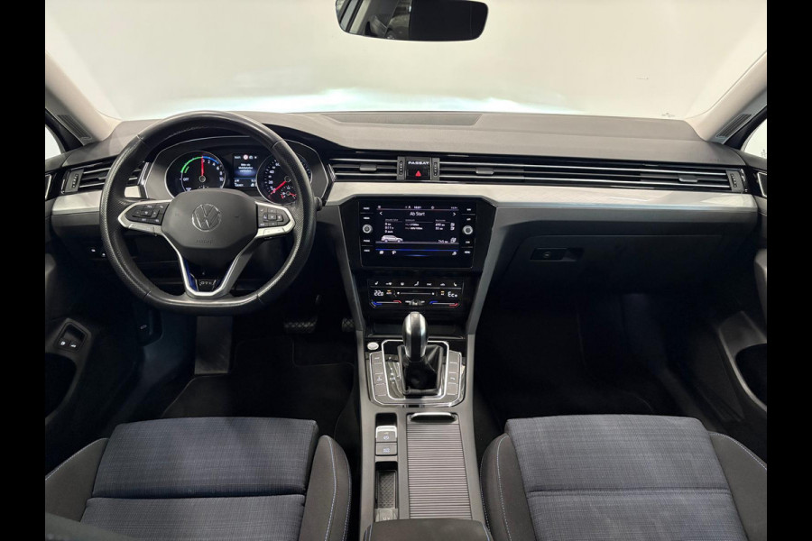 Volkswagen Passat Variant 1.4 TSI PHEV GTE Business Airco ECC Navi Carplay PDC VA +Camera Adaptive Cruise Control+Travel Assist  17" LM Velgen Winter Pack ERGO Comfort Stoelen