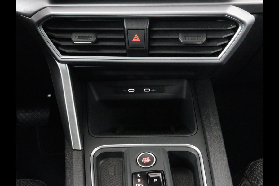 Seat Leon 1.4 TSI eHybrid PHEV FR | Stoelverwarming | Adaptive cruise | Navigatie | Sfeerverlichting | Stuurverwarming | Full LED | Sportstoelen | Side Assist | Parkeerhulp | Plug In
