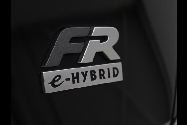 Seat Leon 1.4 TSI eHybrid PHEV FR | Stoelverwarming | Adaptive cruise | Navigatie | Sfeerverlichting | Stuurverwarming | Full LED | Sportstoelen | Side Assist | Parkeerhulp | Plug In