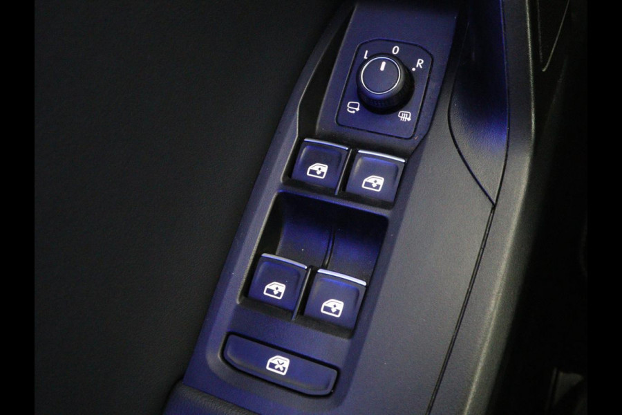 Seat Leon 1.4 TSI eHybrid PHEV FR | Stoelverwarming | Adaptive cruise | Navigatie | Sfeerverlichting | Stuurverwarming | Full LED | Sportstoelen | Side Assist | Parkeerhulp | Plug In