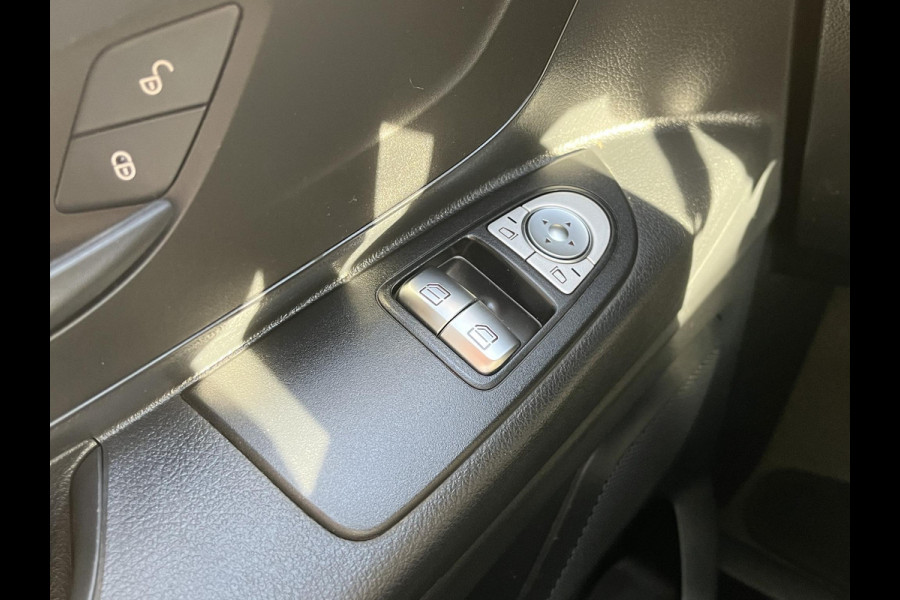 Mercedes-Benz Vito 110 CDIA/C*CRUISE*TEL*3-PERS*WERKTAFEL*OMVORMER*