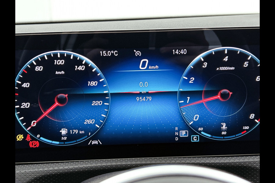 Mercedes-Benz A-Klasse 180 Business Solution Luxury (SFEERVERLICHTING, STOELVERWARMING, CAMERA, 1e EIGENAAR)