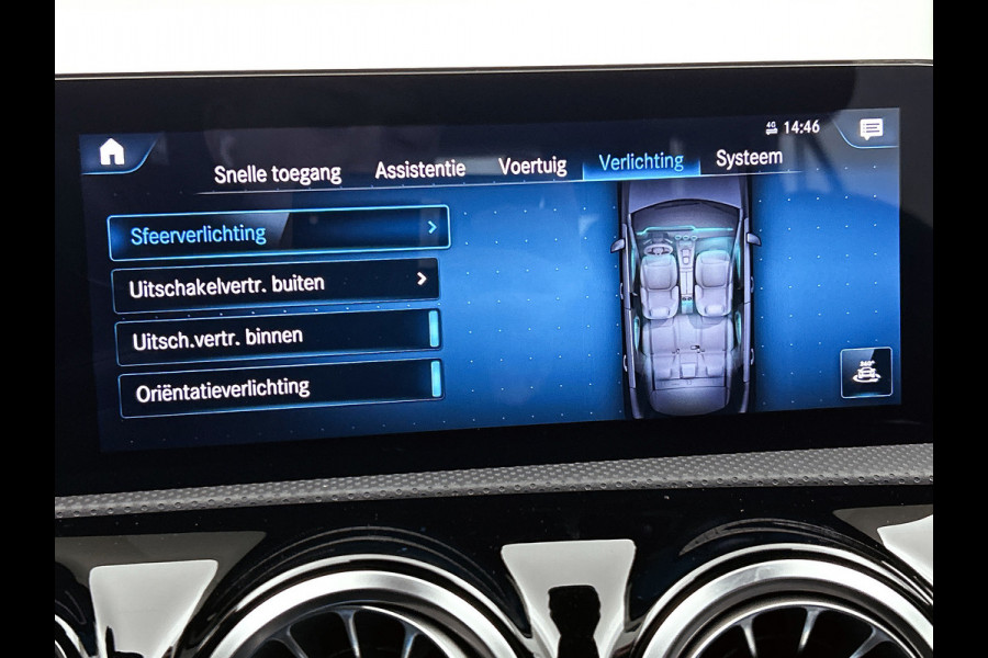 Mercedes-Benz A-Klasse 180 Business Solution Luxury (SFEERVERLICHTING, STOELVERWARMING, CAMERA, 1e EIGENAAR)