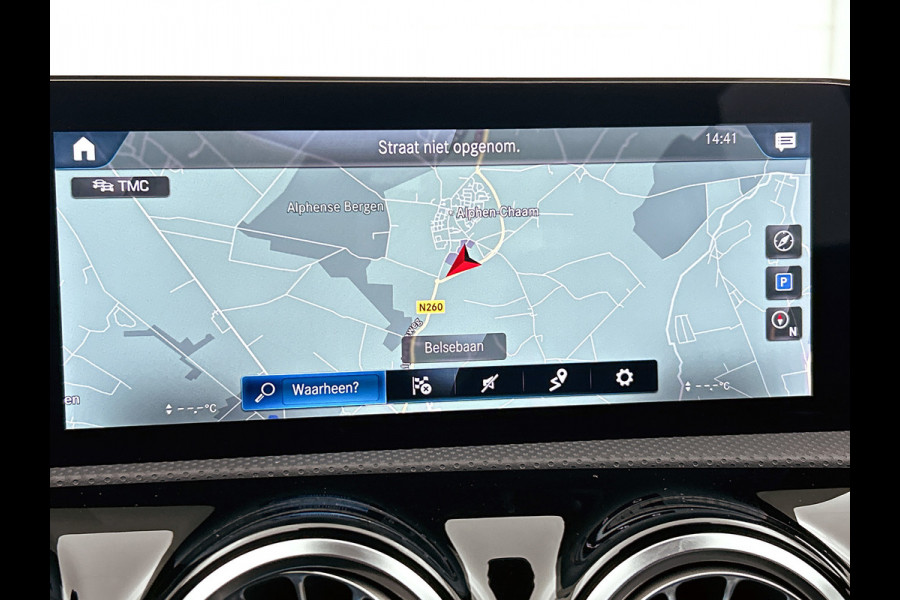 Mercedes-Benz A-Klasse 180 Business Solution Luxury (SFEERVERLICHTING, STOELVERWARMING, CAMERA, 1e EIGENAAR)