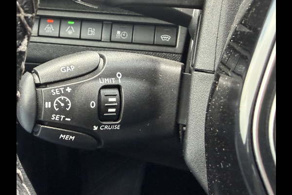 Peugeot 3008 225pk HYbrid Allure Pack (Elektrische Klep - 360gr Camera - Keyless Entry - Automatische Airco - Navigatie - Apple Carplay - Ada