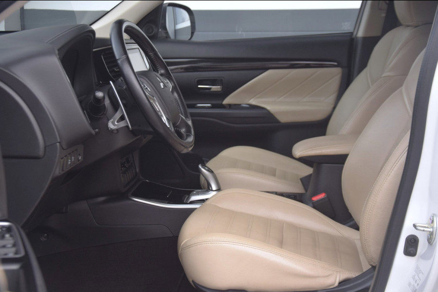 Mitsubishi Outlander 2.4 PHEV Pure+ Leer / Trekhaak / Side skirts