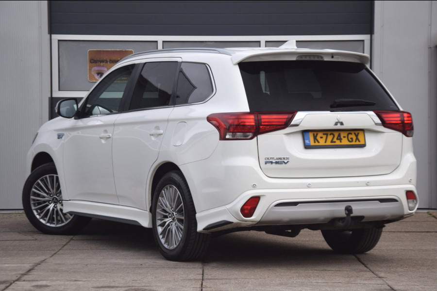 Mitsubishi Outlander 2.4 PHEV Pure+ Leer / Trekhaak / Side skirts