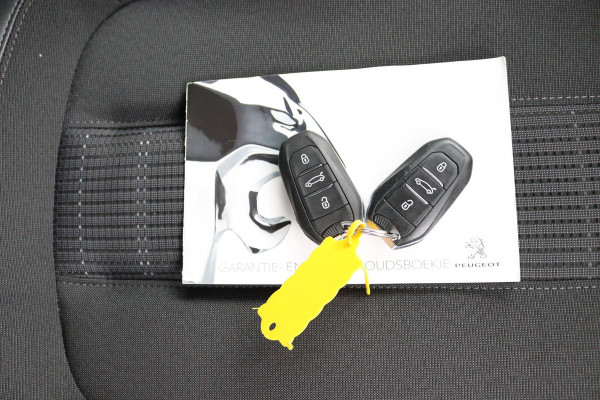 Peugeot 308 SW 1.2*CARPLAY*MASSAGE*VIRTUAL DISP*CAM*NAVI*ECC*TEL*