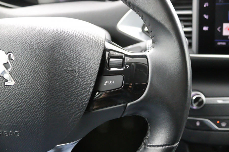 Peugeot 308 SW 1.2*CARPLAY*MASSAGE*VIRTUAL DISP*CAM*NAVI*ECC*TEL*