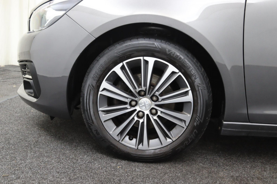 Peugeot 308 SW 1.2*CARPLAY*MASSAGE*VIRTUAL DISP*CAM*NAVI*ECC*TEL*