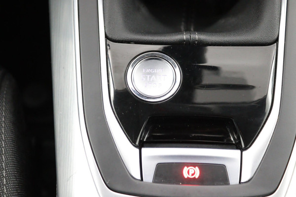 Peugeot 308 SW 1.2*CARPLAY*MASSAGE*VIRTUAL DISP*CAM*NAVI*ECC*TEL*