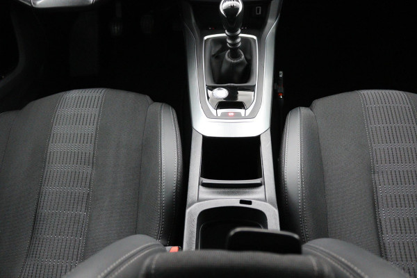 Peugeot 308 SW 1.2*CARPLAY*MASSAGE*VIRTUAL DISP*CAM*NAVI*ECC*TEL*