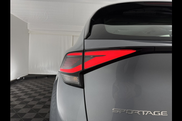 Kia Sportage 1.6 T-GDi Hybrid Dynamic-Line AWD (Plug-In) (INCL-BTW)  Aut. *FULL-LED | ADAPTIVE-CRUISE | WIDESCREEN-COCKPIT | NAVI-FULLMAP | DAB | COMFORTSEATS | ECC | SHIFTPADDLES | CAMERA | PDC | CARPLAY | 19''ALU*