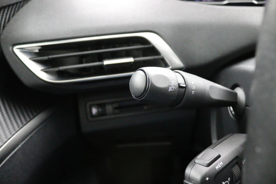 Peugeot 3008 1.2*FACELIFT*CARPLAY*NAVI*CRUISE*ECC*HAAK*CAM*LED*
