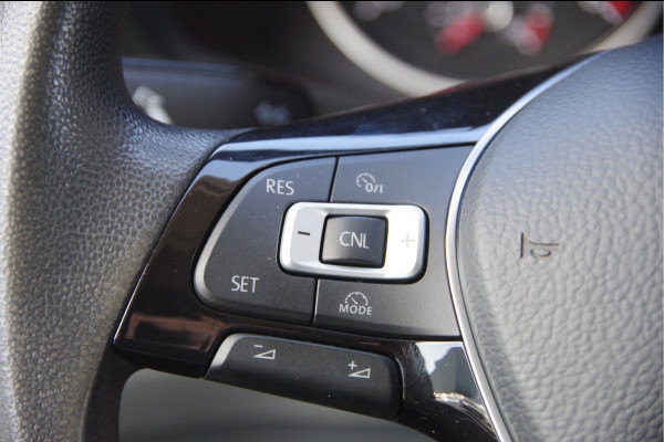 Volkswagen Crafter 35 2.0 TDI L3H3 177PK AUT. LED, STOELVERWARMING, TREKHAAK, ERGO ACTIVE GEVEERDE STOEL, CLIMATE CONTROL, CAMERA, NAVI, PARKEERSEN