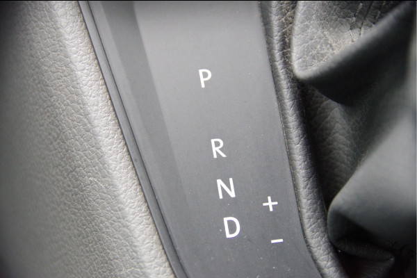 Volkswagen Crafter 35 2.0 TDI L3H3 177PK AUT. LED, STOELVERWARMING, TREKHAAK, ERGO ACTIVE GEVEERDE STOEL, CLIMATE CONTROL, CAMERA, NAVI, PARKEERSEN