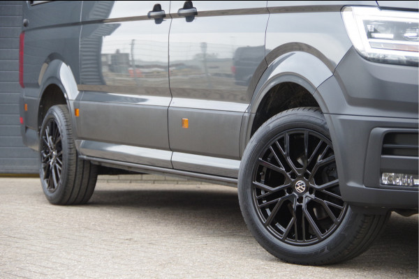 Volkswagen Crafter 35 2.0 TDI L3H3 177PK AUT. LED, STOELVERWARMING, TREKHAAK, ERGO ACTIVE GEVEERDE STOEL, CLIMATE CONTROL, CAMERA, NAVI, PARKEERSEN