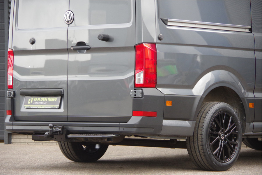 Volkswagen Crafter 35 2.0 TDI L3H3 177PK AUT. LED, STOELVERWARMING, TREKHAAK, ERGO ACTIVE GEVEERDE STOEL, CLIMATE CONTROL, CAMERA, NAVI, PARKEERSEN