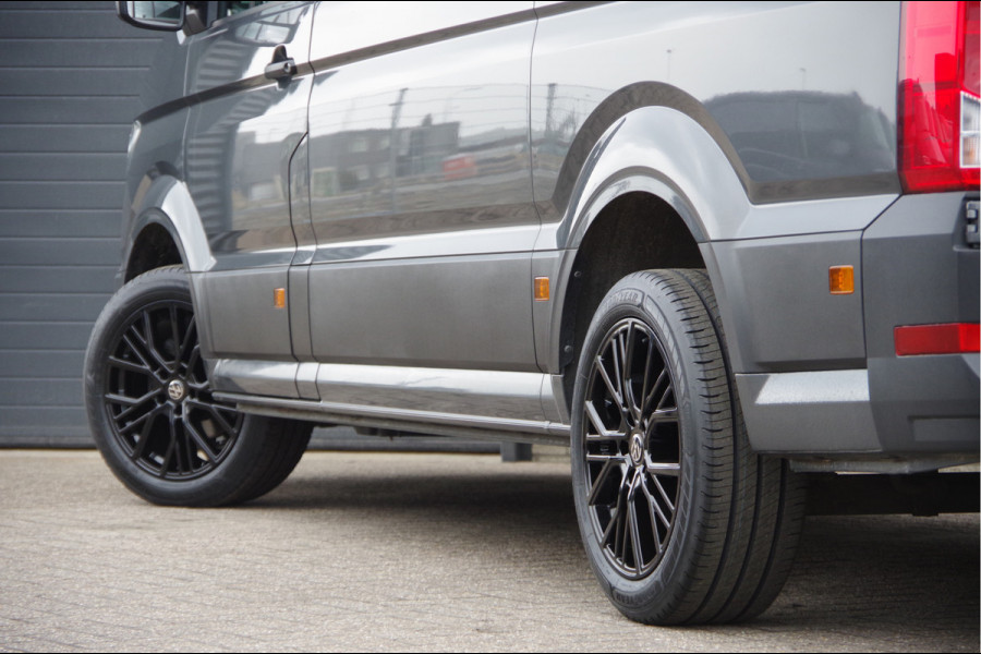 Volkswagen Crafter 35 2.0 TDI L3H3 177PK AUT. LED, STOELVERWARMING, TREKHAAK, ERGO ACTIVE GEVEERDE STOEL, CLIMATE CONTROL, CAMERA, NAVI, PARKEERSEN