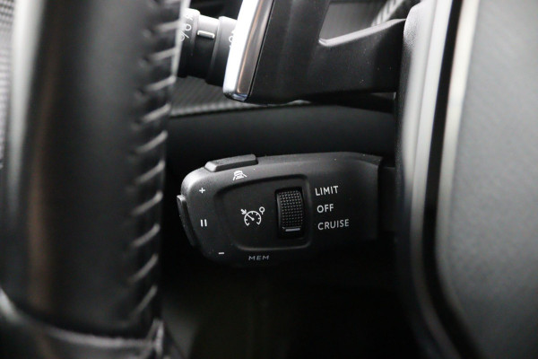 Peugeot 208 1.2 Allure*AUTOM*CARPLAY*ACC*LANE-ASS*NAVI*CAMERA*