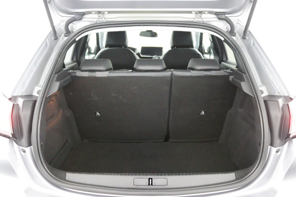 Peugeot 208 1.2 Allure*AUTOM*CARPLAY*ACC*LANE-ASS*NAVI*CAMERA*