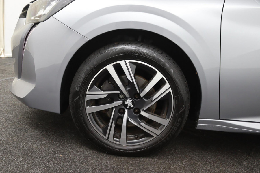 Peugeot 208 1.2 Allure*AUTOM*CARPLAY*ACC*LANE-ASS*NAVI*CAMERA*