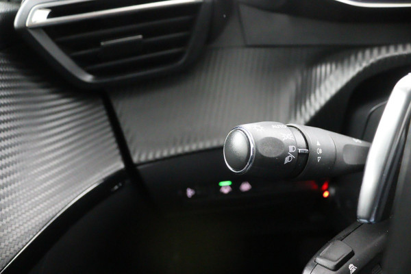 Peugeot 208 1.2 Allure*AUTOM*CARPLAY*ACC*LANE-ASS*NAVI*CAMERA*