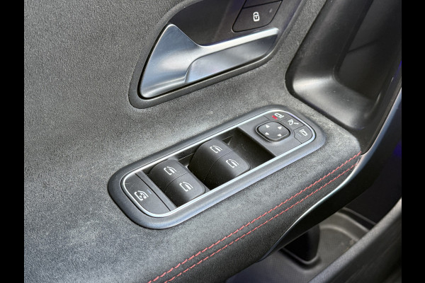 Mercedes-Benz CLA-Klasse Shooting Brake 200 Business Solution AMG | Sfeerverlichting | Multibeam | Panoramadak