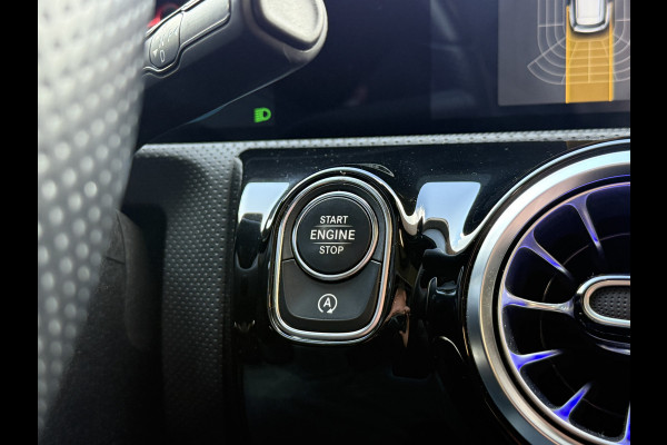 Mercedes-Benz CLA-Klasse Shooting Brake 200 Business Solution AMG | Sfeerverlichting | Multibeam | Panoramadak