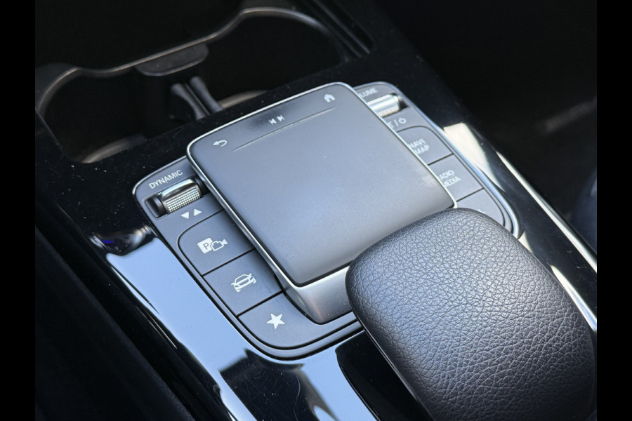 Mercedes-Benz CLA-Klasse Shooting Brake 200 Business Solution AMG | Sfeerverlichting | Multibeam | Panoramadak