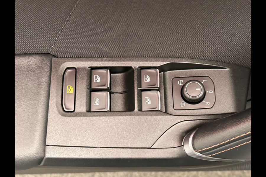 CUPRA Leon 1.4 e-Hybrid | VZ Performance | PHEV | Pano/Dak | Camera | Stoel/Stuur Verwarming